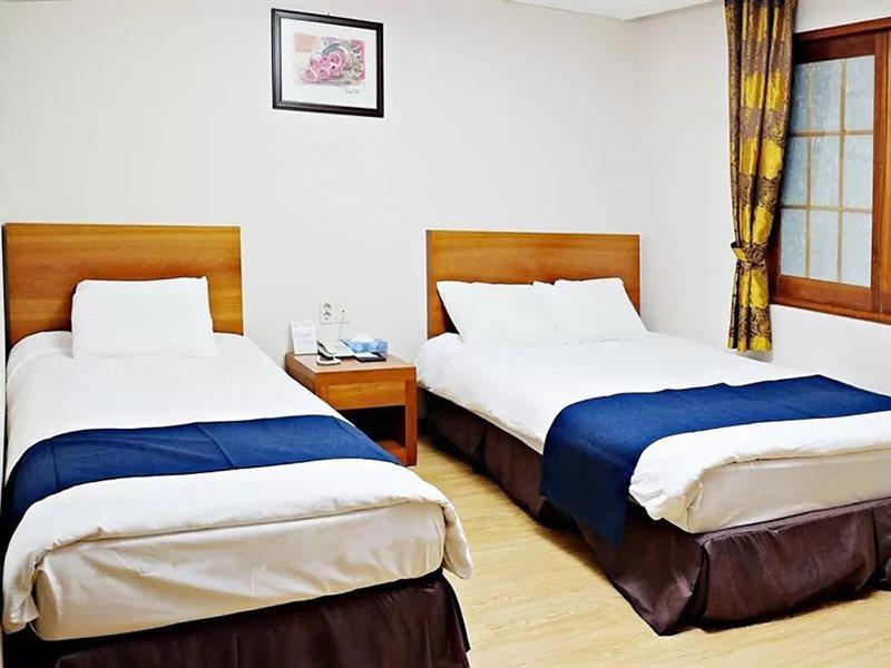 Jeju Parkside Tourist Hotel Exterior photo