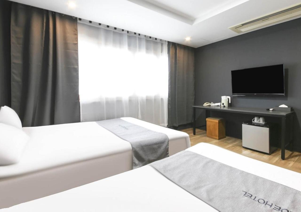 Jeju Parkside Tourist Hotel Exterior photo